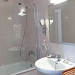 Mireia Hotel *