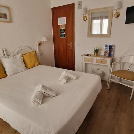 Mireia Hotel