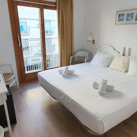 Mireia * יורט דה מאר