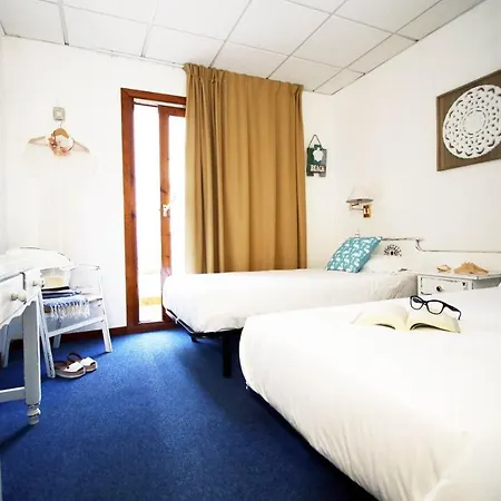 Mireia * יורט דה מאר